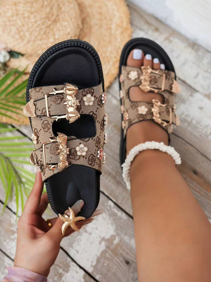 New Summer Women Platform Thong Sandals, Retro Fashion Floral Rivet Bat Buckle Decor Round Toe Slip-On Comfortable Thick Sole Beach Slippers Wide Fit